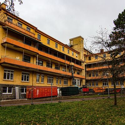 Ehemalige Heilstätte Seltersberg Südfassade vor Sanierung