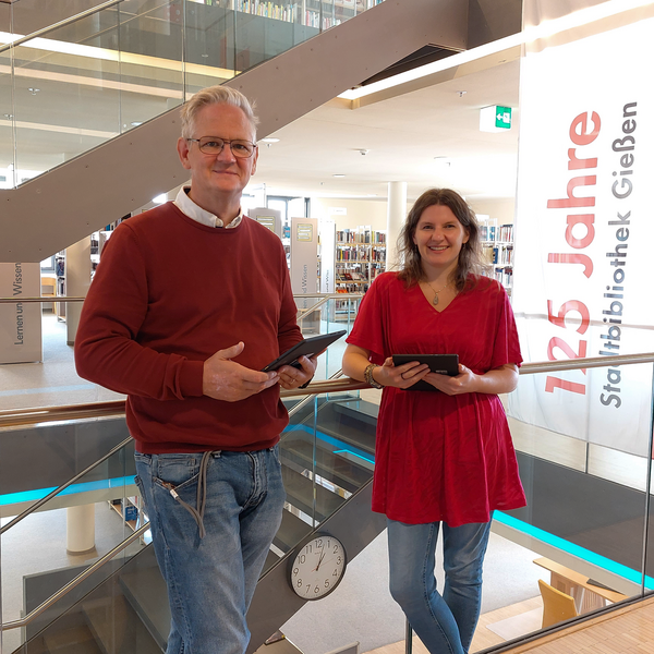 Bibliotheksleiter Guido Leyener-Rupp und Stellvertretende Bibliotheksleitung Manuela Gries